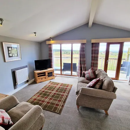 Ochil 10 With Private Hot Tub - Fife - Loch Leven - Lomond Hills Villa Kelty Exterior photo