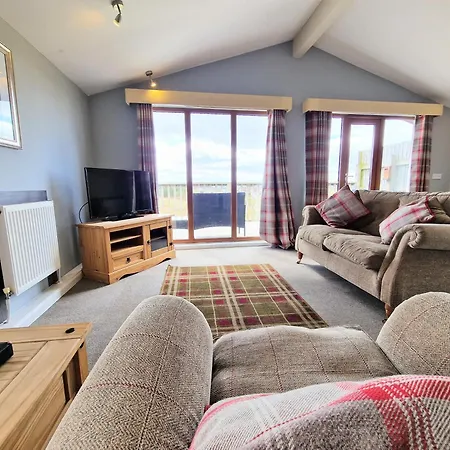 Ochil 10 With Private Hot Tub - Fife - Loch Leven - Lomond Hills Villa Kelty Exterior photo